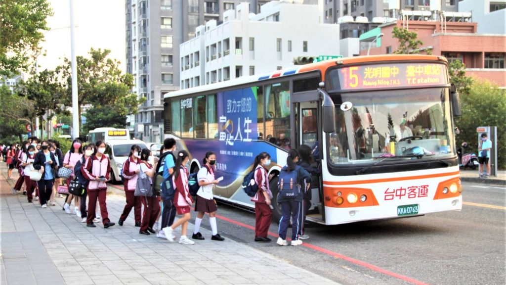 中市雙十公車交通卡　市民讚爆公車10元搭到飽